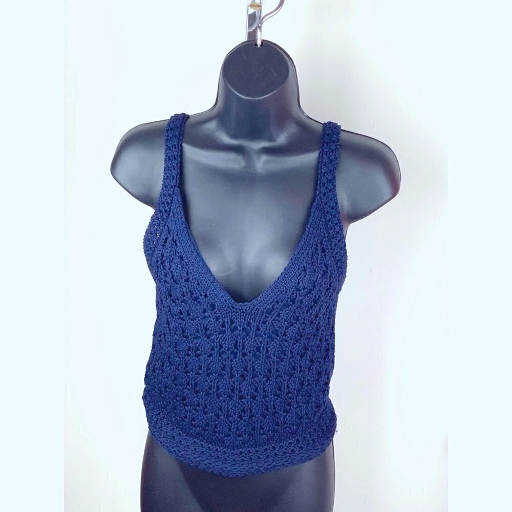 Vince crochet Cotton top XS navy lined short v neck sleeveless